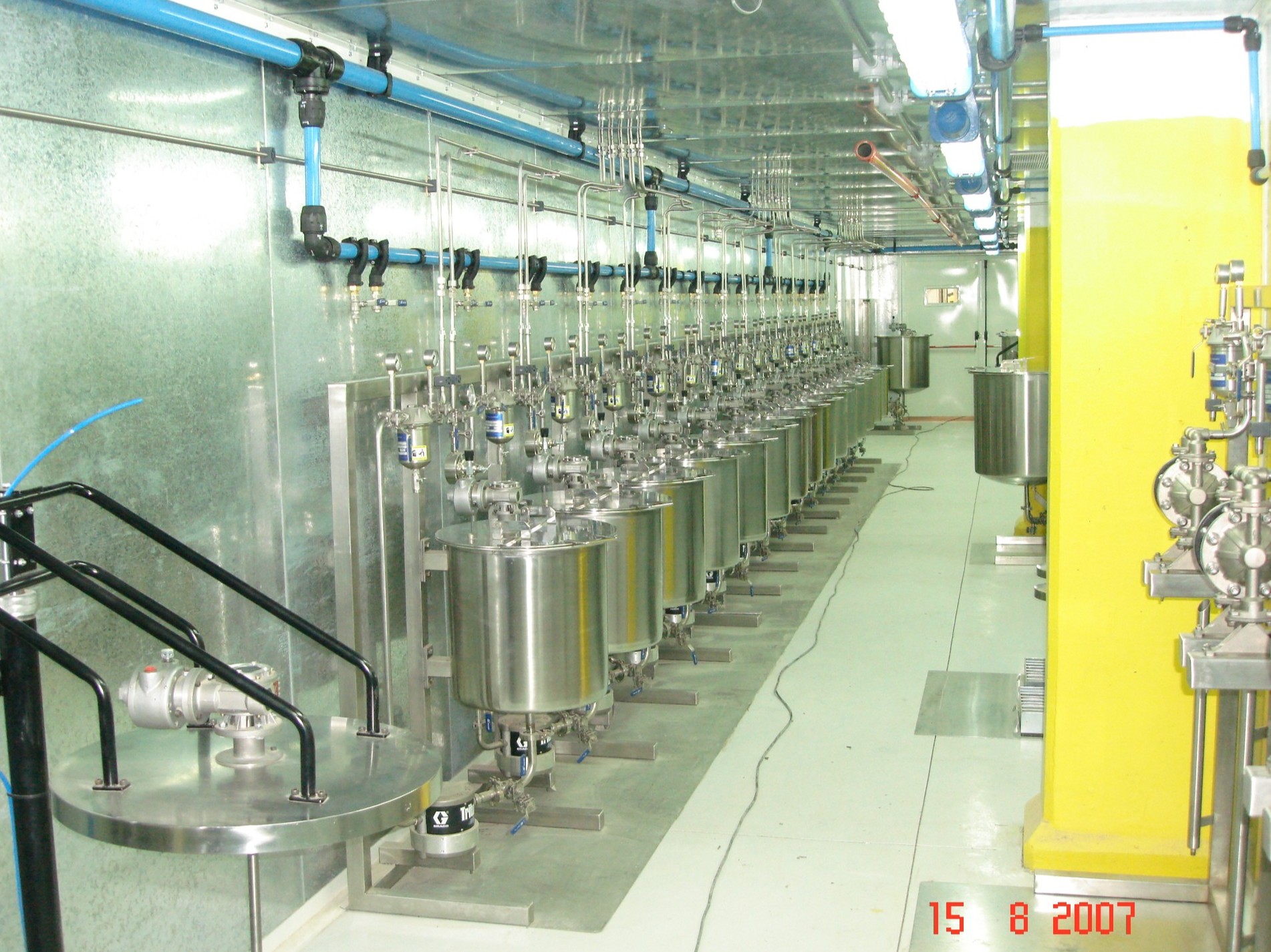 Sala de mezcla para 26 bases color